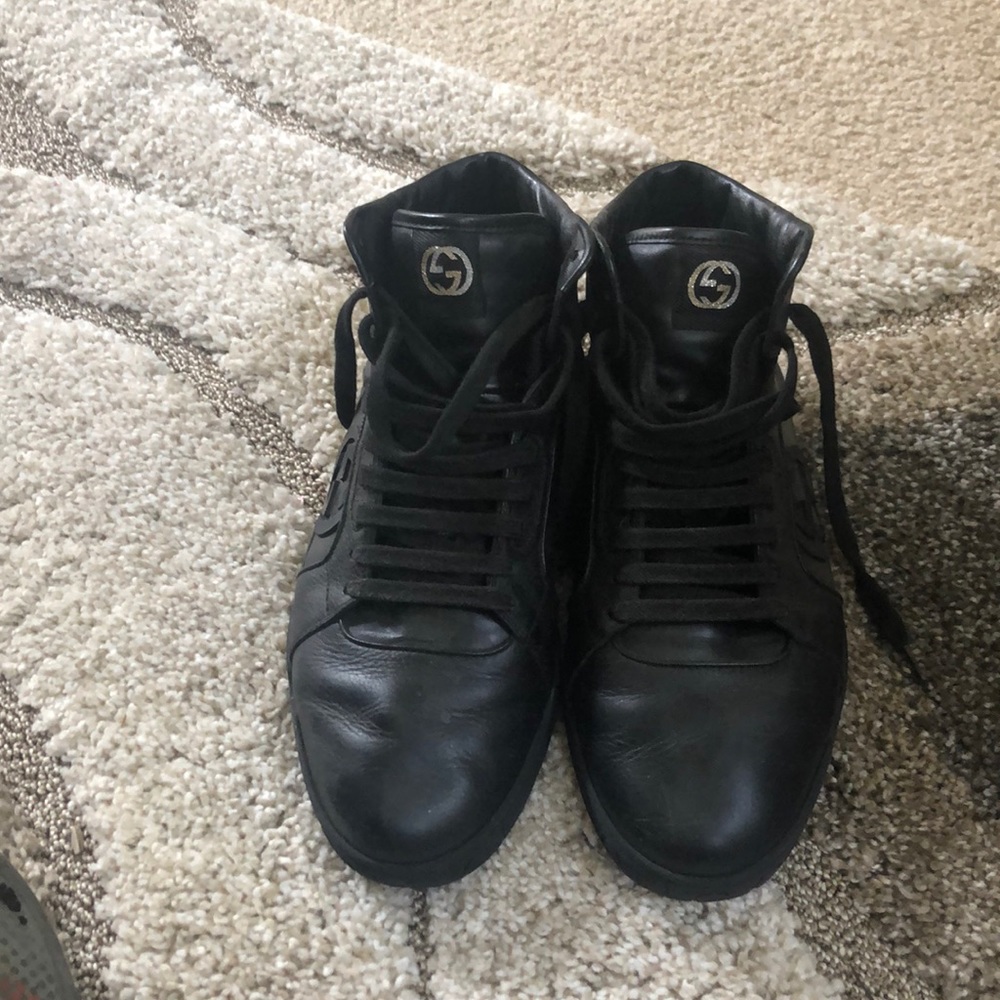 Men’s authentic Gucci sneakers
